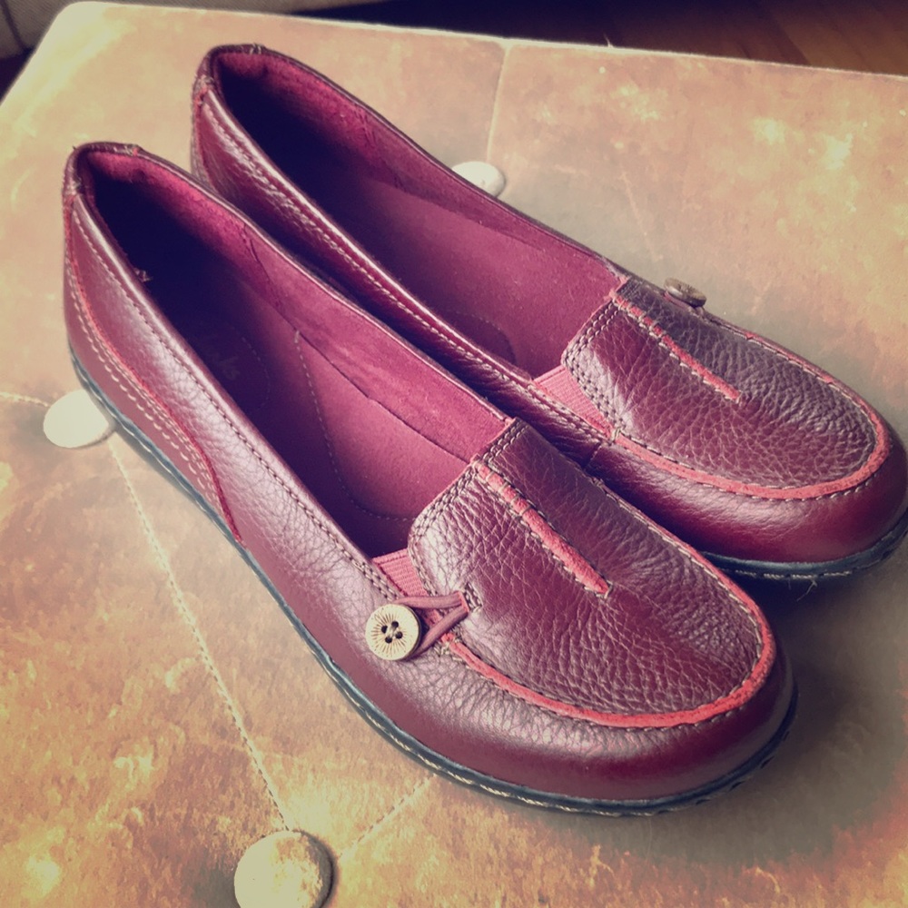 NWOT Clark’s loafers!